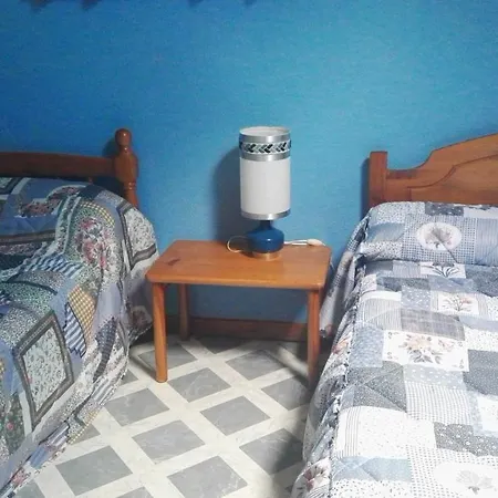 D'hotes De *